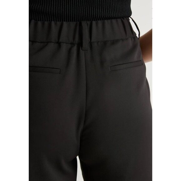 Women’s Quince Stretch Crepe Pleated Shorts size 8, Black, Front & Back Pockets - Picture 7 of 11